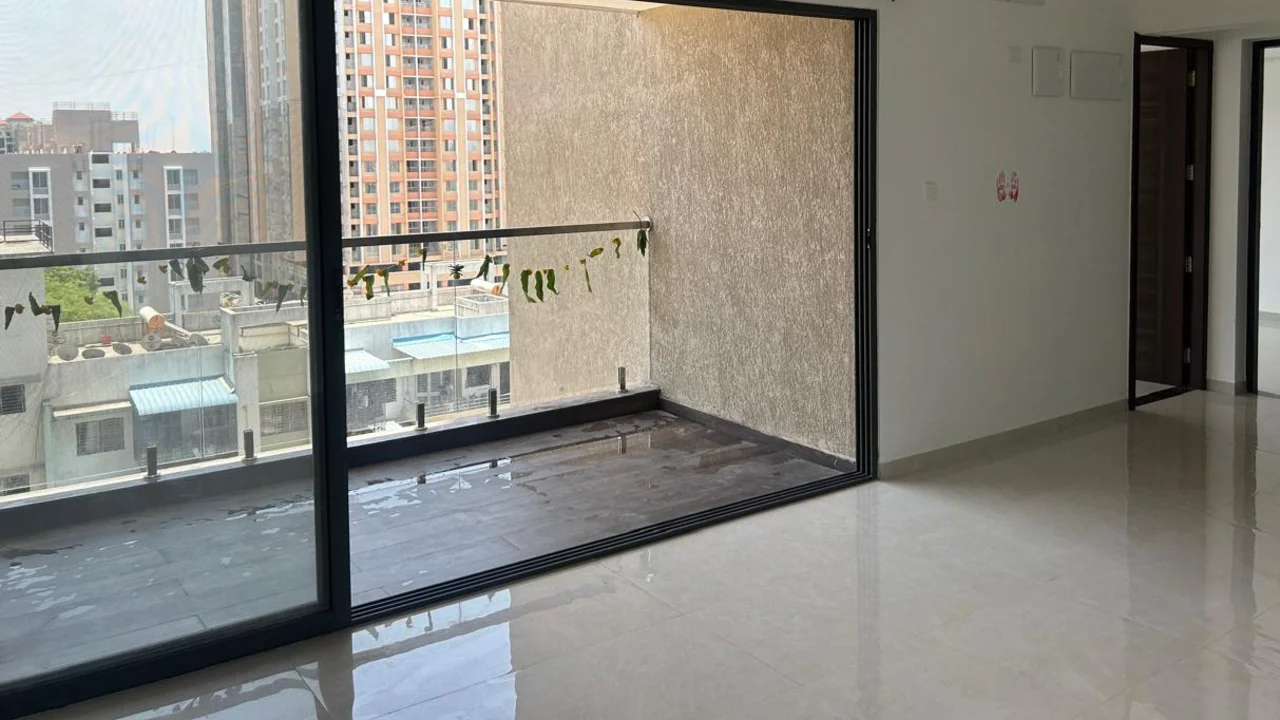 2BHK FLAT AVAILABLE ON RENT IN SHALIGRAM SKY KIWALE 